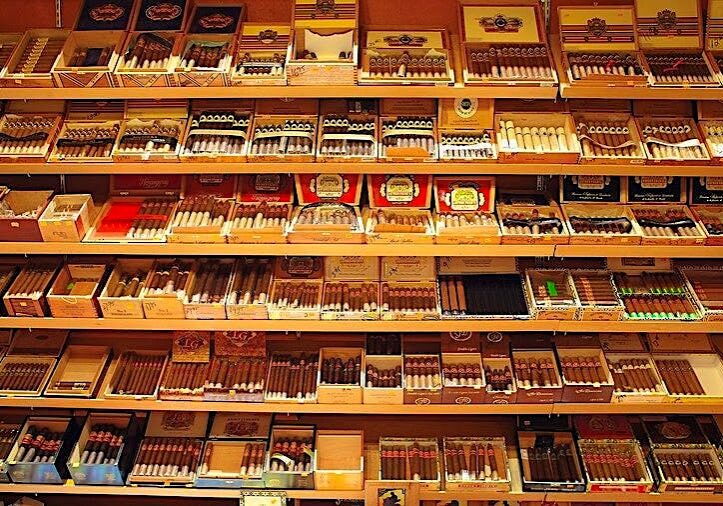 1695306408_cigarhumidor-1600