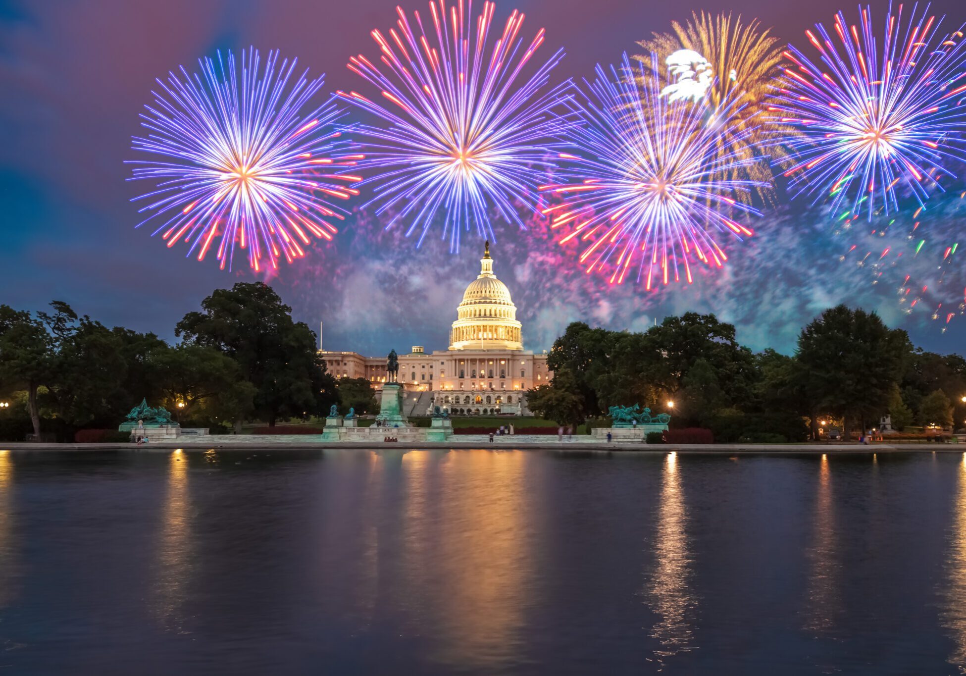 The,United,States,Capitol,Building,In,Washington,Dc,At,Night